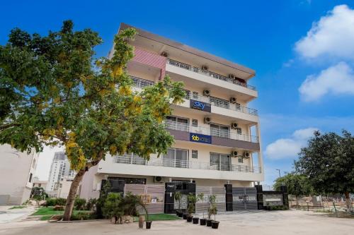 Gurugram Hotel | FabHotel Sky - Nr Sapphire 83 Mall, Manesar