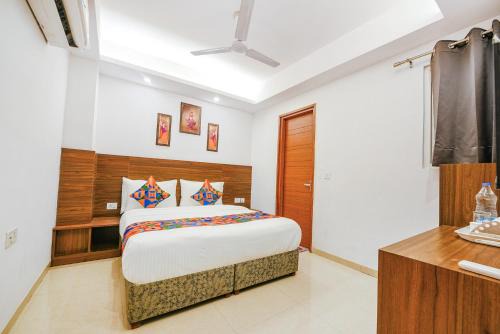 Dwarka Hotel | Fabhotel Sparkling - Nr Yashobhoomi Convention Centre
