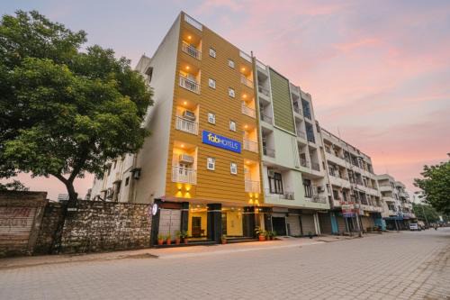 South West Hotel | FabHotel Taugan Inn - Nr Yashobhoomi Convention Centre