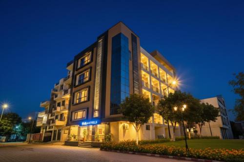 Sahibabad Hotel | FabHotel The Diamond