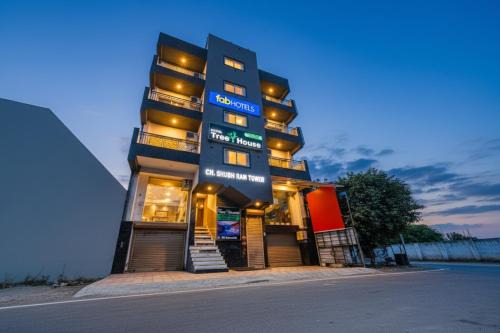 South West Hotel | FabHotel Tree House - Nr Yashobhoomi Convention Centre