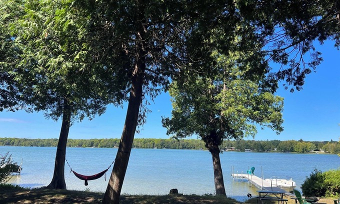 Baileys Harbor Cabaña | Fabuloso nuevo dos camas, dos baños Cottage en Kangaroo Lake