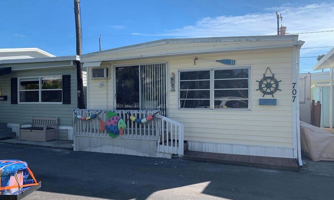 Bradenton Beach Casa | Fabulous 2-bedroom Anna Maria Island home with AC in Bradenton Beach