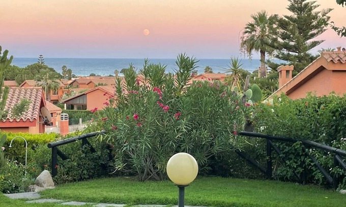 Costa Rei Cabaña | Fabulous 2-bedroom cottage close beach with AC in Costa Rei