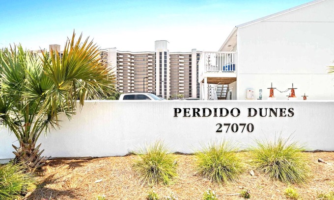 Orange Beach Condominio | Fabulous 2-bedroom/2 bathroom condo beachside near Flora-Bama