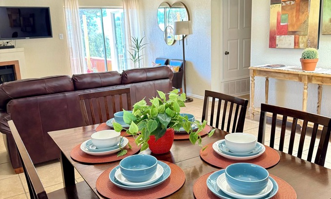 Las Cruces Casa | Fabulous 3-bedroom townhome in central Las Cruces