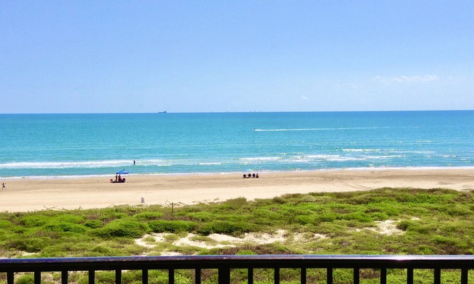 South Padre Island Condominio | Fabulous 5th floor beachfront; fully appointed; discount for weekdays & 7 nights