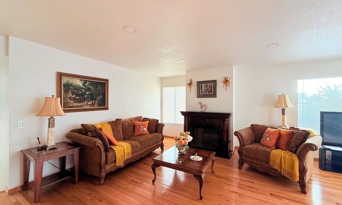 Del Mar Heights Casa | Fabulous 6-bedroom house in Del Mar with Ocean View!