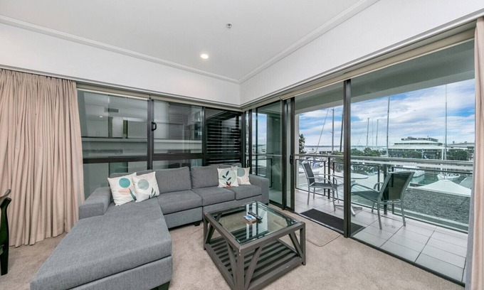 Auckland Central Business District Apartamento | Fabulous Corner Apartment w/ Dazzling Harbour View