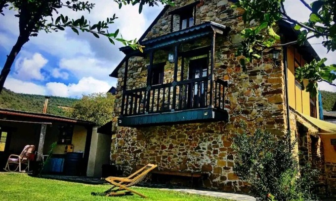 Rozuelo Cabaña | Fabulosa casa de campo situada en el Bierzo