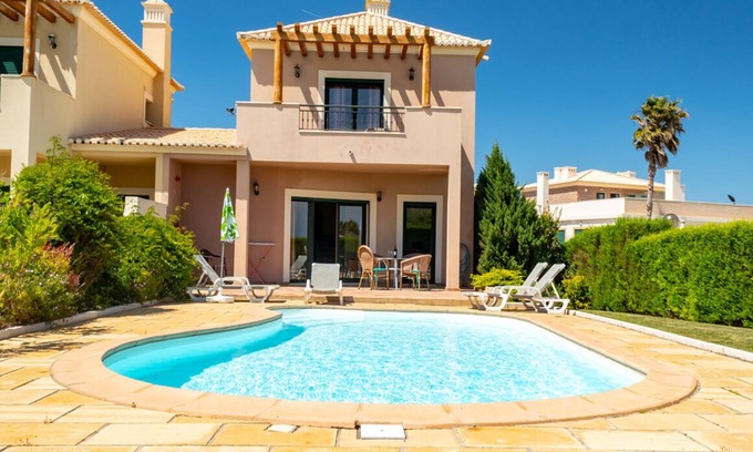 Burgau Casa | Fabuloso adosado con aire acondicionado completo, piscina privada y cerca de la playa de Burgau.