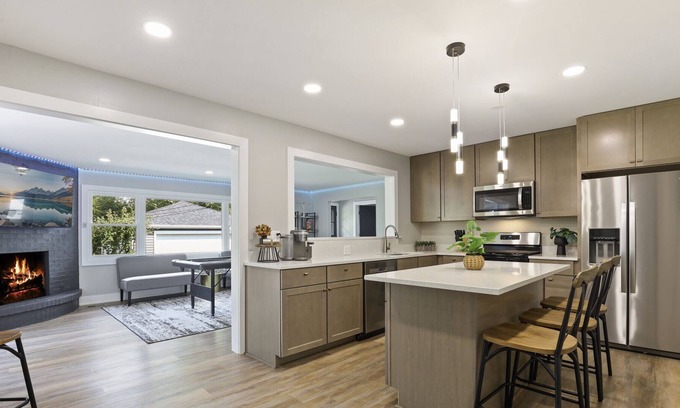 Flossmoor Casa | Fabulous Flossmoor - 4 BRs