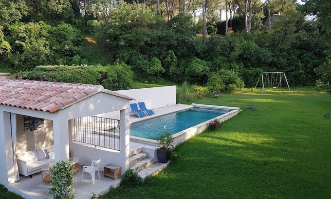 Pernes-les-Fontaines Villa | Fabuloso: Casa, jardín con sol + sombra, gran piscina, cerca del pueblo.