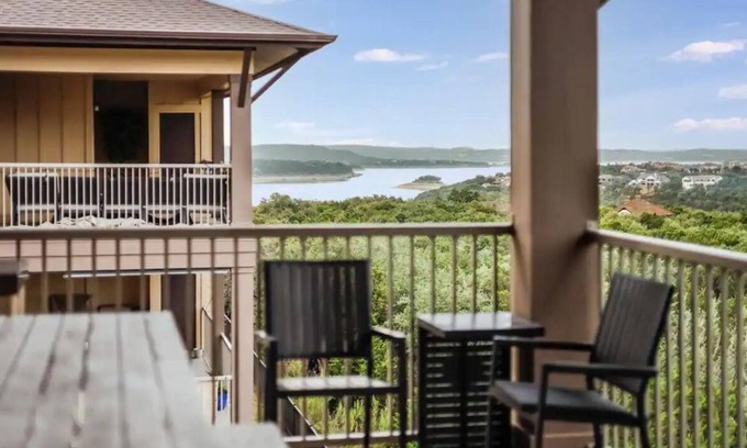 Northshore On Lake Travis Condominio | Fabulous lake view lake view in Texas hill country your getaway awaits.