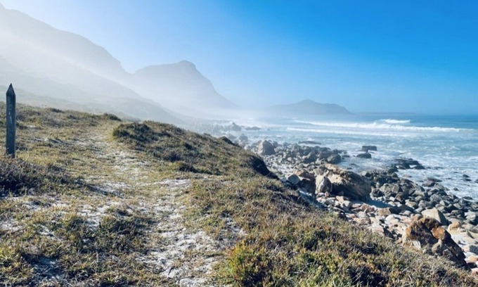 Cape Peninsula Villa | Fabulous newly renovated family-friendly beach house with great views