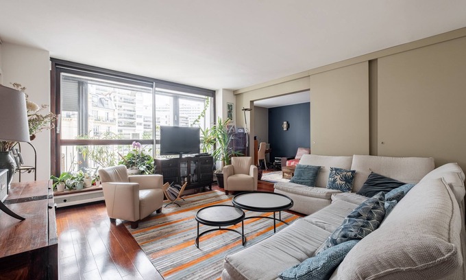 Quartier de Javel Apartamento | Fabulous on Faure, by Veeve
