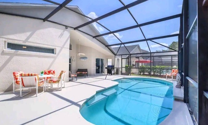 Lake Berkley Casa | Fabulous, Quiet Family Resort Vacation Home, South Facing Pool, Disney, SeaWorld
