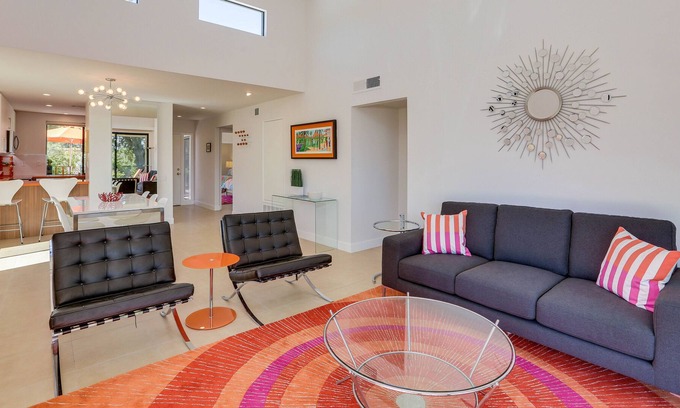 Sunrise Vista Chino Condominio | Remodelación fabulosa con Cool Vibe Palm Springs