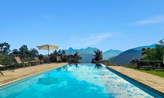 Castelnuovo di Garfagnana Cabaña | Fabulosa cabaña romántica con piscina infinita privada