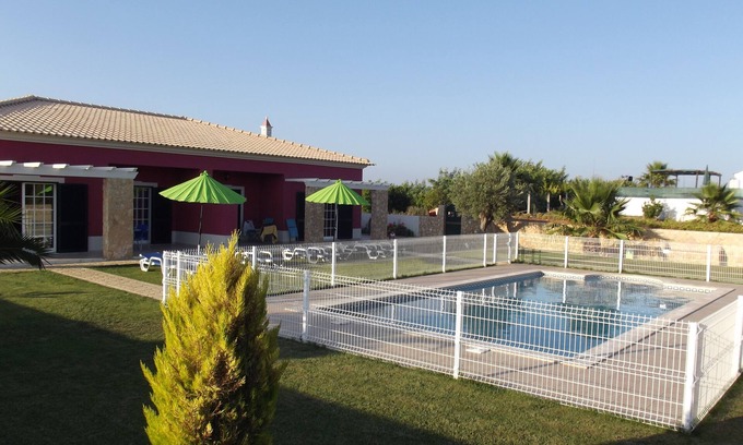 Silves Villa | Fabulous villa, quiet place, Swimming pool, BBQ,Ac, WiFi.