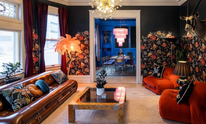 Milwaukee Casa | Fabulous Walkers Point Mansion w/ Bar andFireplace