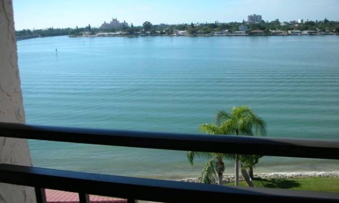 Casa del Mar Condominio | FABULOUS WATERFRONT CONDO WITH PENTHOUSE VIEW!