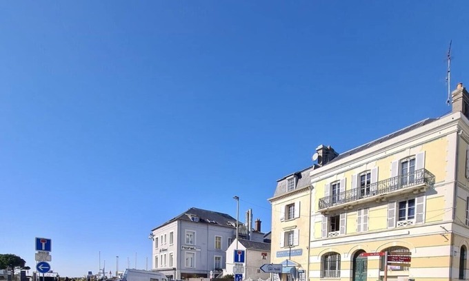 Trouville-sur-Mer Apartamento | FACE CASINO - Walking distance : DOWNTOWN Rare renovated and equipped pearl