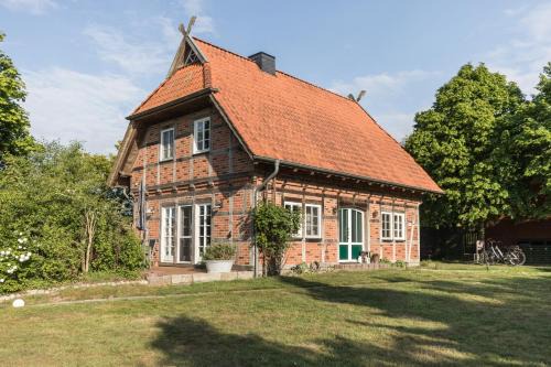 Kirchlinteln Casa | Fachwerk-Ferienhaus, Ruhe auf dem Land, Haustiere willkommen, Leihfahrräder, 24-7 check in