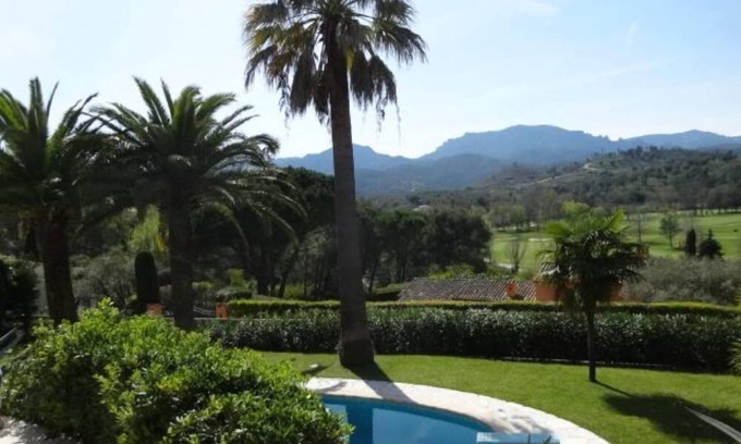 Mandelieu-La-Napoule Villa | FRENTE AL ESTEREL F3 DUPLEX ACONDICIONADO en casa de carácter piscine6 KM CANNES