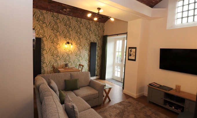 Hawkshead Cabaña | FAIR COP, pet friendly, with open fire in Hawkshead