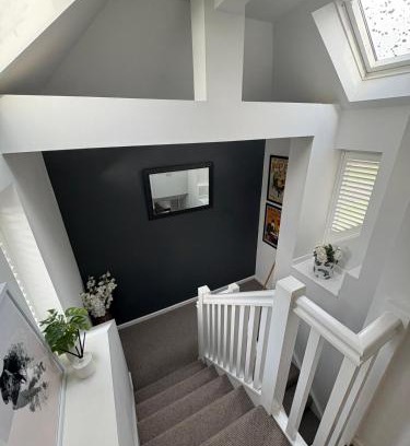 Kettering Casa | Fairfield Large 4 Bed Log Fire