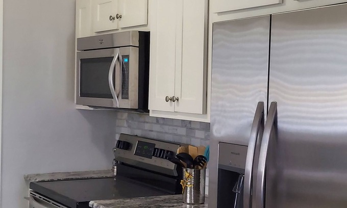 Miller Casa | Fairground House by Plaza minutes to downtown.
