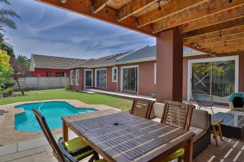 Cape Town Casa | Fairview Crescent 03 by CTHA