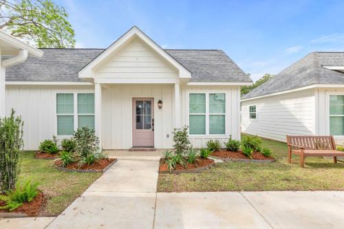 Youngsville Casa | Fairway Cottage 2BR Retreat Near Sportsplex