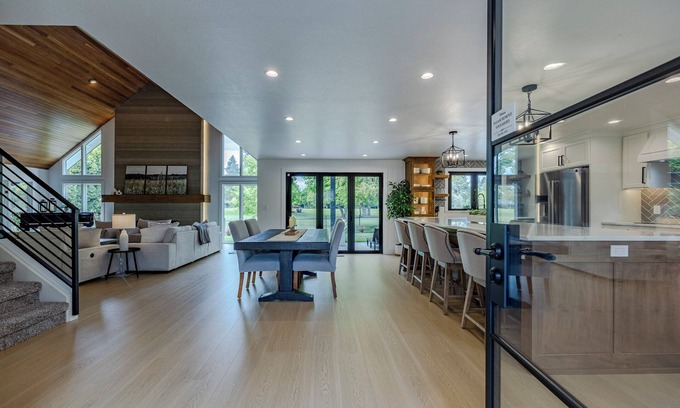 Cal Young Casa | Fairway Manor Eugene - Golf- Autzen - UofO- spacious