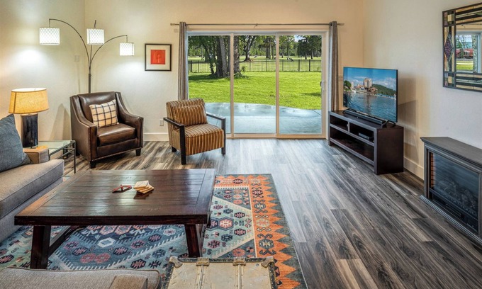 Ponderay Casa | Fairway Retreat with Hot Tub on the Golf Course