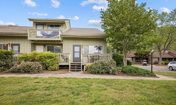 Lake Lure Casa | Fairway Townhouse: Breathtaking views at Lake Lure
