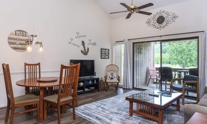 Lake Lure Casa | Fairway Villa # 1406 - Ruidos Resort Calvo