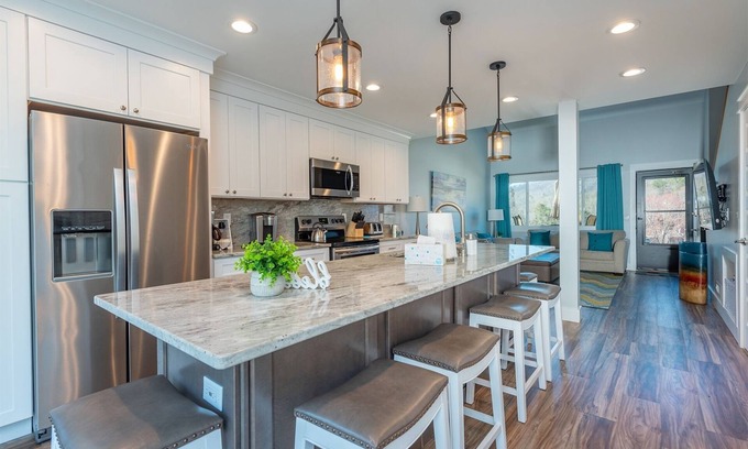 Lake Lure Casa | Fairway Villa 604 at Rumbling Bald