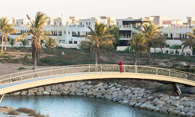 Al Hamra Village Villa | Fairways Villa de 5 dormitorios con piscina de inmersión y barbacoa