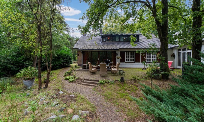 Baarle-Nassau Casa | Fairytale holiday home in the forest