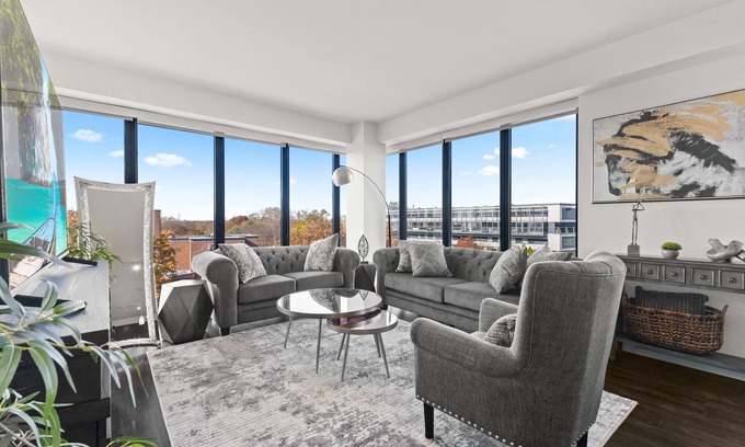Evanston Apartamento | "Faith of Evanston" 180°view, 2BDR +2Bath Urban luxury