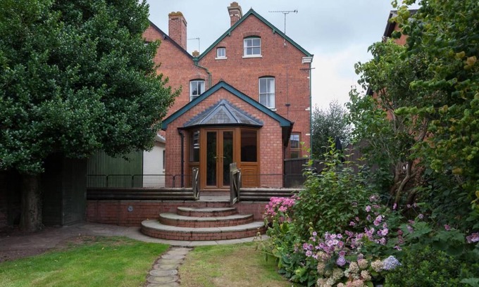 Hereford Casa | Falcon House, Hereford