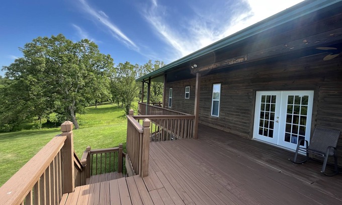 Falcon Cabina | FALCON LODGE AND NATURE RETREAT