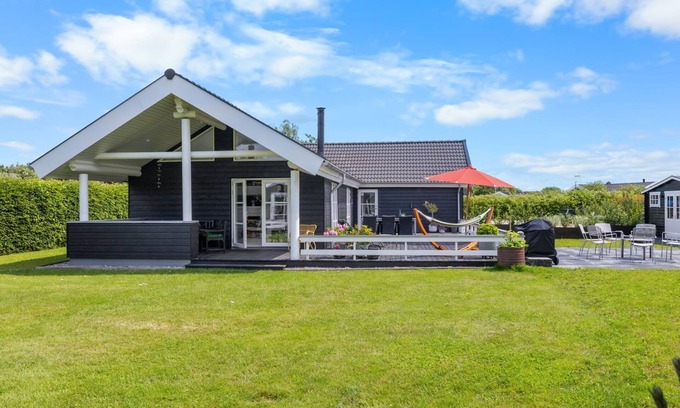 Hasmark Strand Casa | "Falki" - 320m from the sea by Interhome