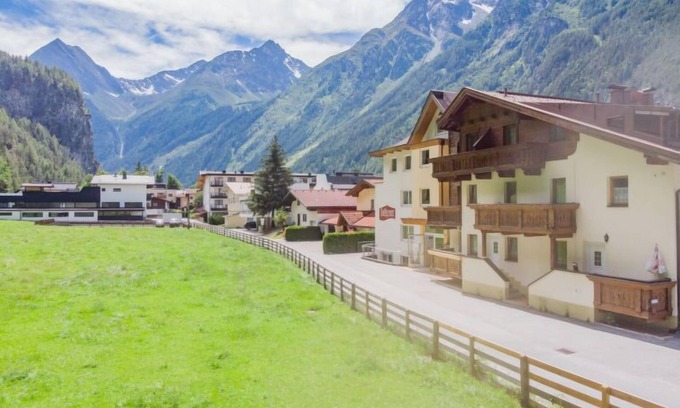 Laengenfeld Apartamento | Falkner by Interhome