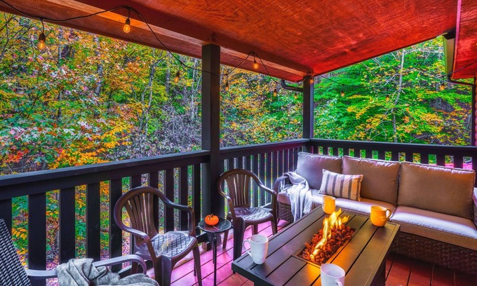 Pigeon Forge Cabina | 5-star Location | 2min2Pkwy | Hot Tub | Secluded