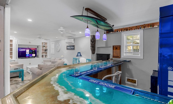 Windy Hill Casa | Fall Sale | Dog Friendly | 3 Min Walk to the Sand | Ocean View