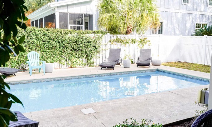 Demere Park Casa | Family home with private pool | sleeps 10