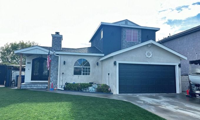 Harbor Casa | Fall Special! Near Airport Disneyland & Knotts